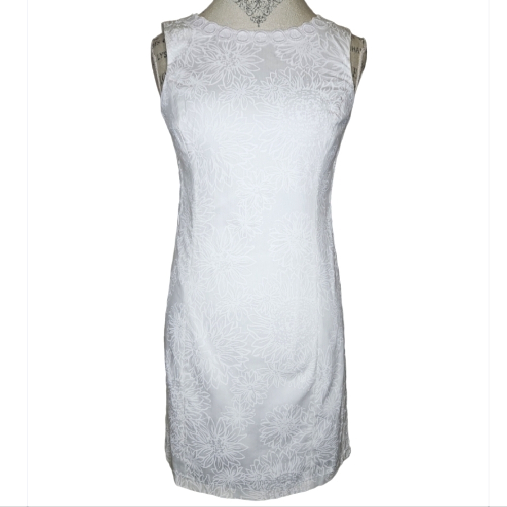 Lilly Pulitzer White on White Screen Printed Shift Dress Size 6 - Picture 2 of 9